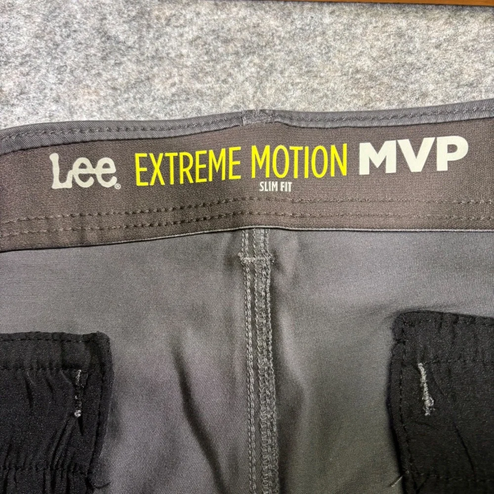Lee‎ Men's Extreme Motion MVP Slim Fit Straight Leg Pants 40x29 Painters Grey